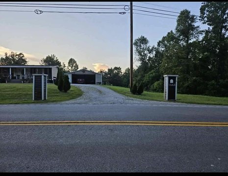 Land with Utilities in Beattyville
