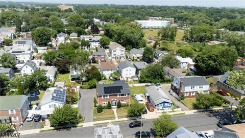 Duplex with Six Parking Spaces