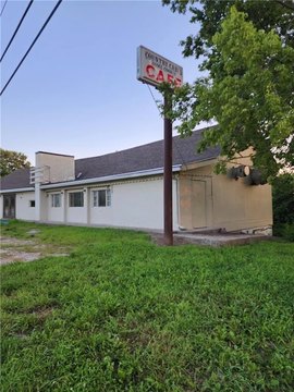 Commercial Building in Savannah, MO