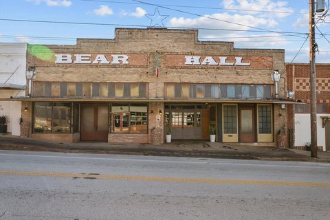 Turn-Key Bar/Restaurant Venue in Crockett