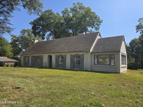 Corner Lot Commercial Property on Hwy 51