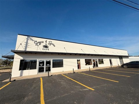 Denison Commercial Property For Lease