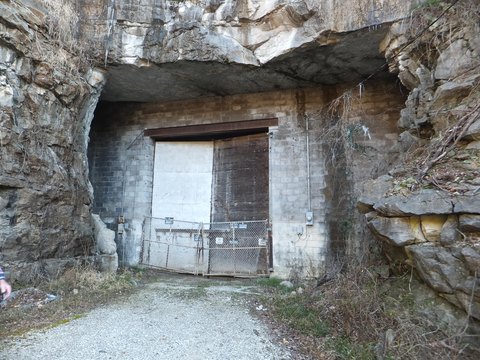 COMMERCIAL - Carthage, MO
