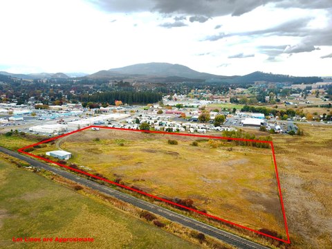 Land with Structure in Colville