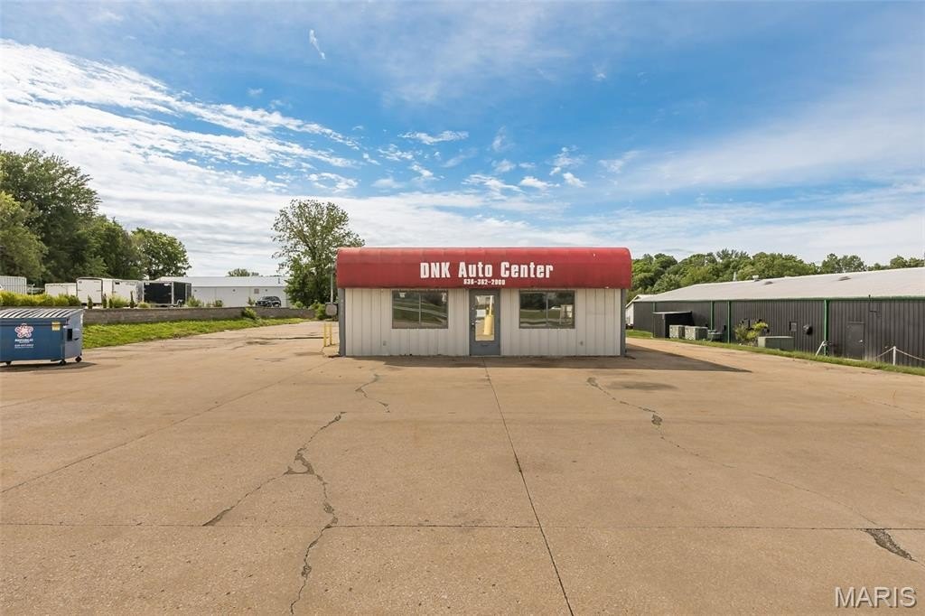 St Charles Industrial/Retail Building