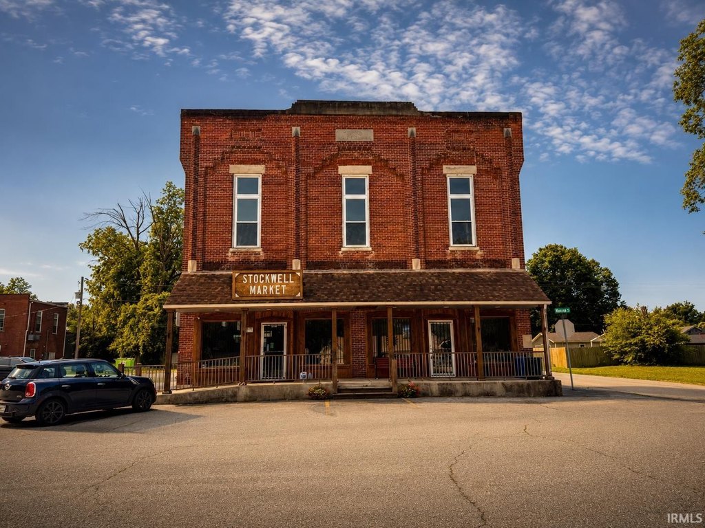 6943 Monroe St, Stockwell, IN 47905