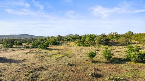 LAND - Round Mountain, TX