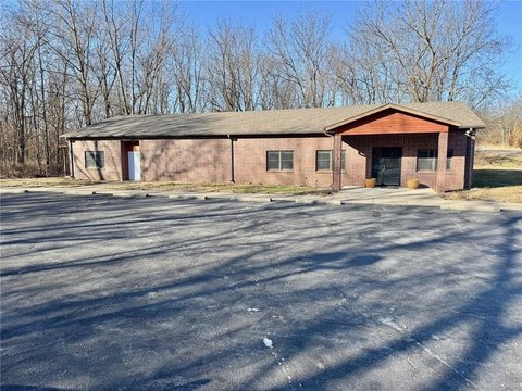 Versatile Commercial Building on 3 Acres