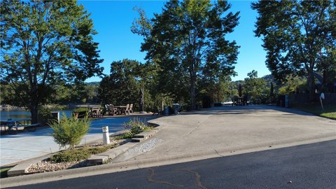Lake-View RV Site