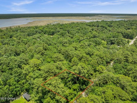 Corner Lot in Ocean Springs