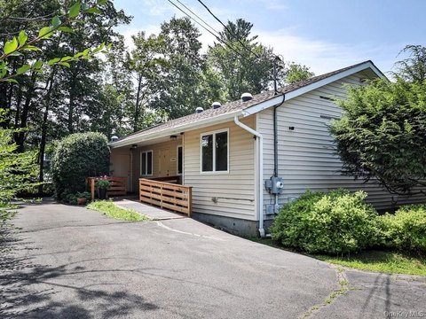 Versatile Commercial Building on Corner Lot