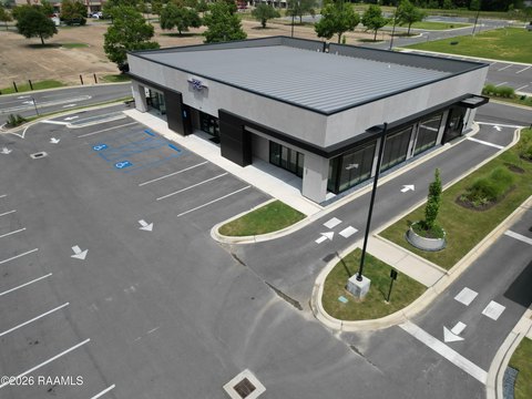 Retail Space in High-Traffic Development