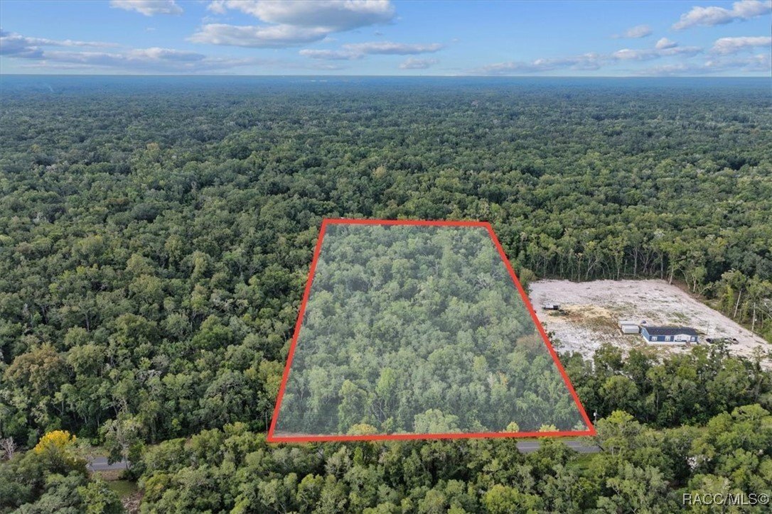 Spacious Homesite in Old Town, FL