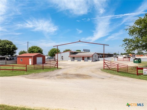 Versatile Commercial Building in Gatesville