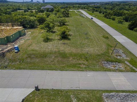 Lakeridge Corner Lot in Cedar Hill