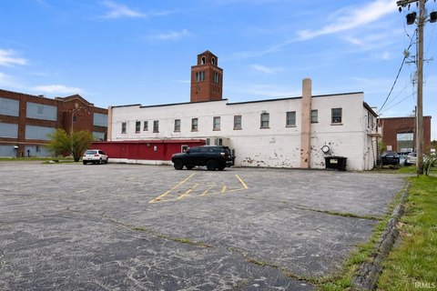 Brick Bar and Restaurant Building