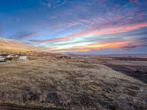 Expansive Land with Panoramic Views