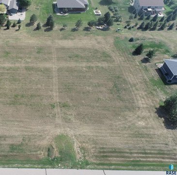 Land, Pierre, SD