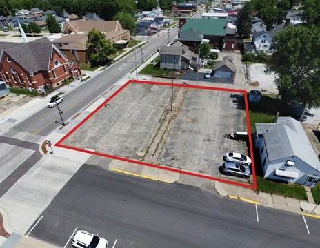 Vacant Corner Lot on Highway