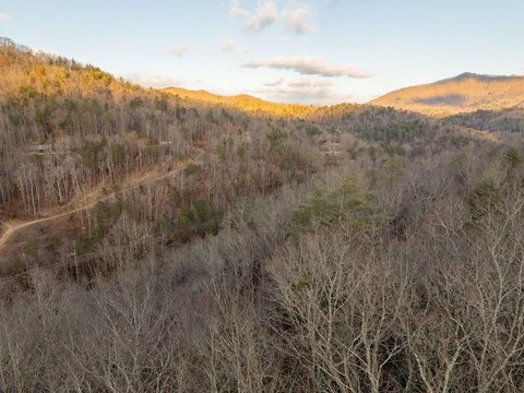 Unrestricted Mountain Acres Near Bryson