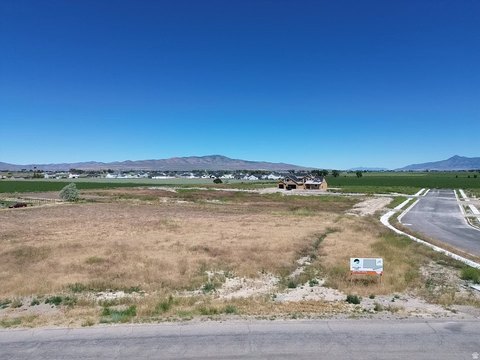 LAND - Elwood, UT