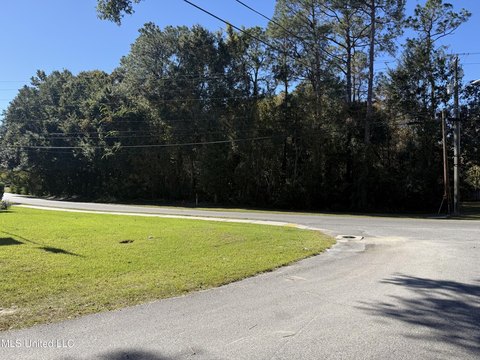 Commercial Lot Near Golf Club