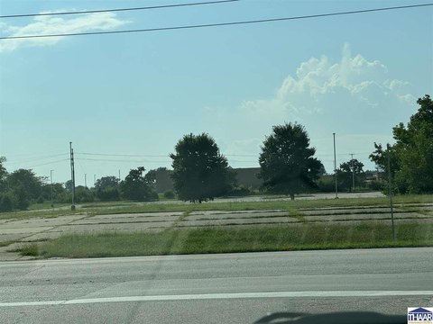 Vacant Commercial Lot For Sale