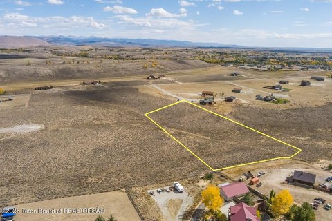 Pinedale Land with Mountain Views