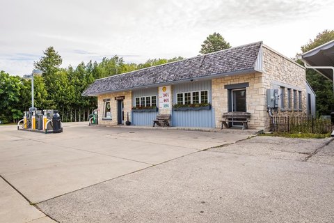 Sister Bay Commercial Opportunity