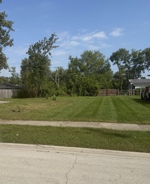 Land, Phoenix, IL