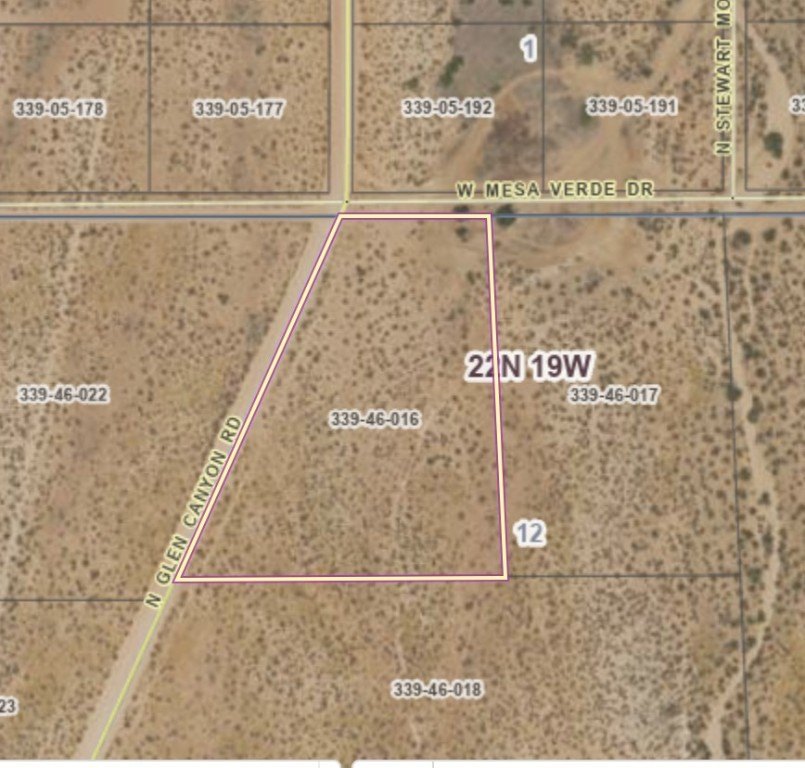 Spacious Corner Lot with Mountain Views