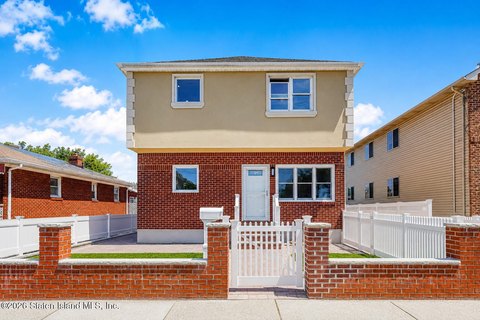 MULTI_FAMILY - Colonial - Staten Island, NY