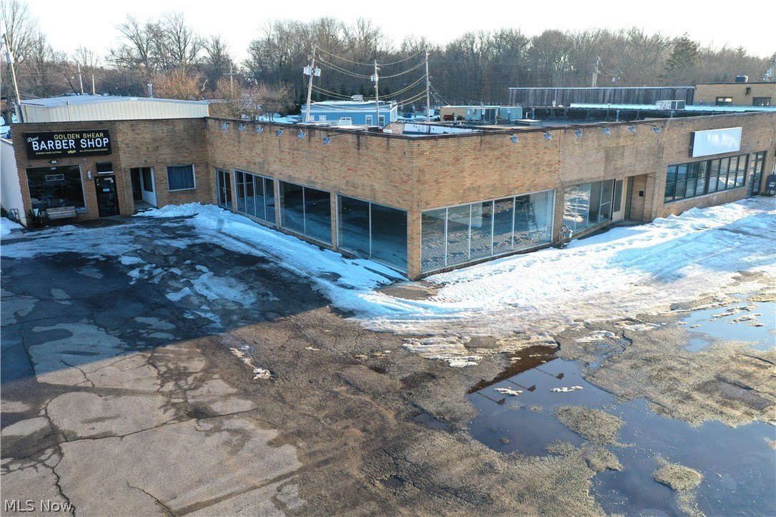 Versatile Commercial Space in Westlake