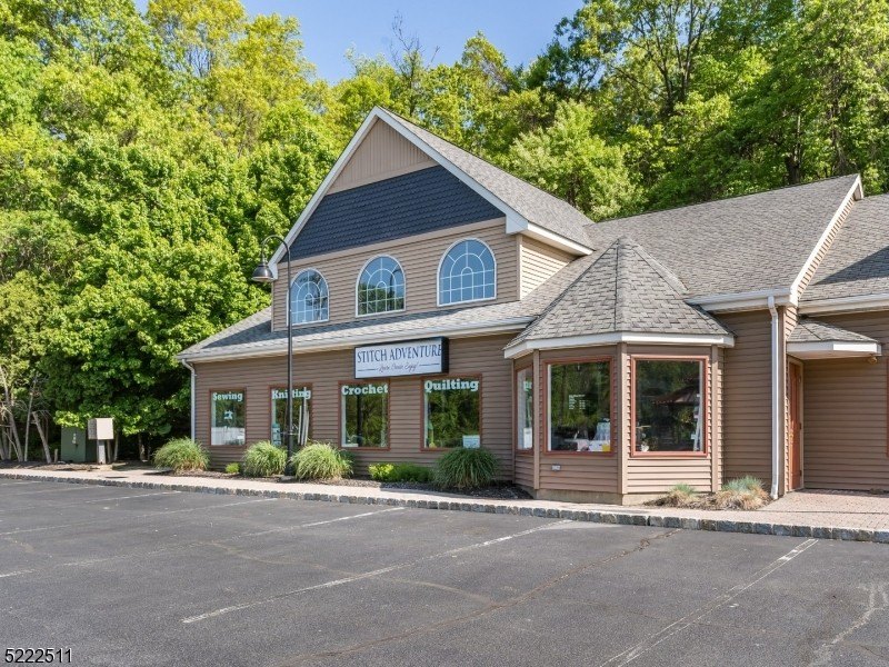 Retail Space in Gazebo Plaza