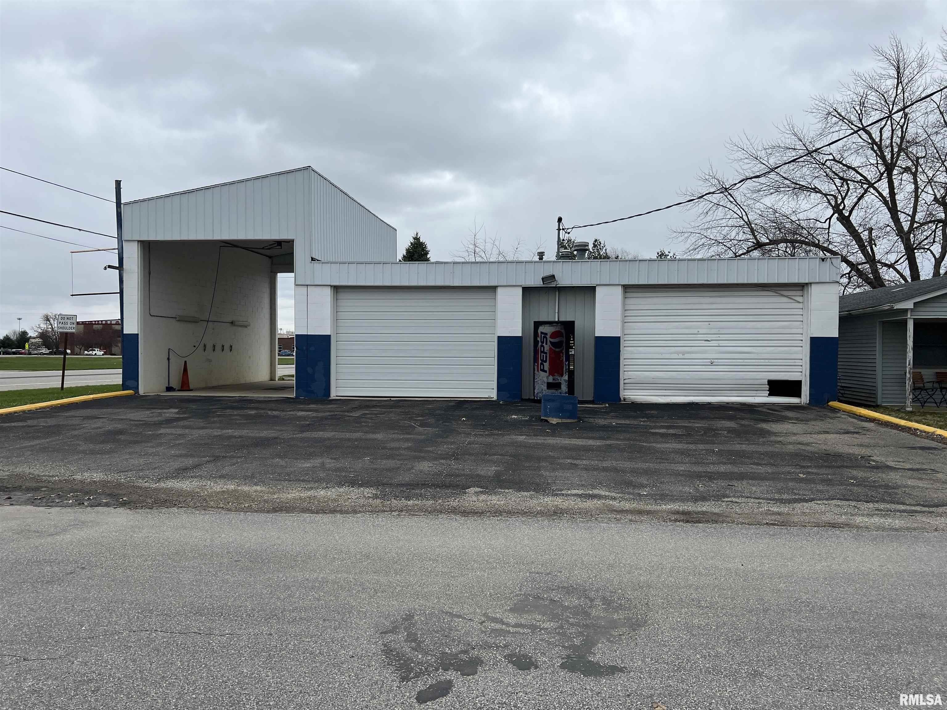 Commercial Property in Pleasant Plains