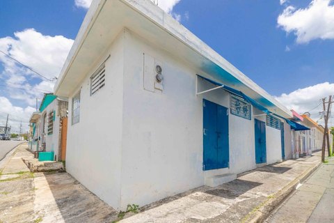 All-Concrete Retail/Office Building