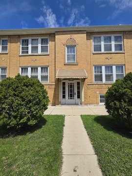 Solid Chicago Multi-Unit Building