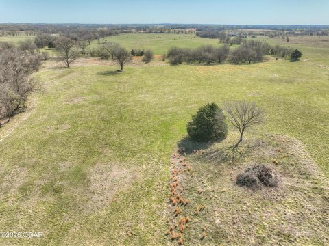 Unrestricted Land in Diamond, Missouri