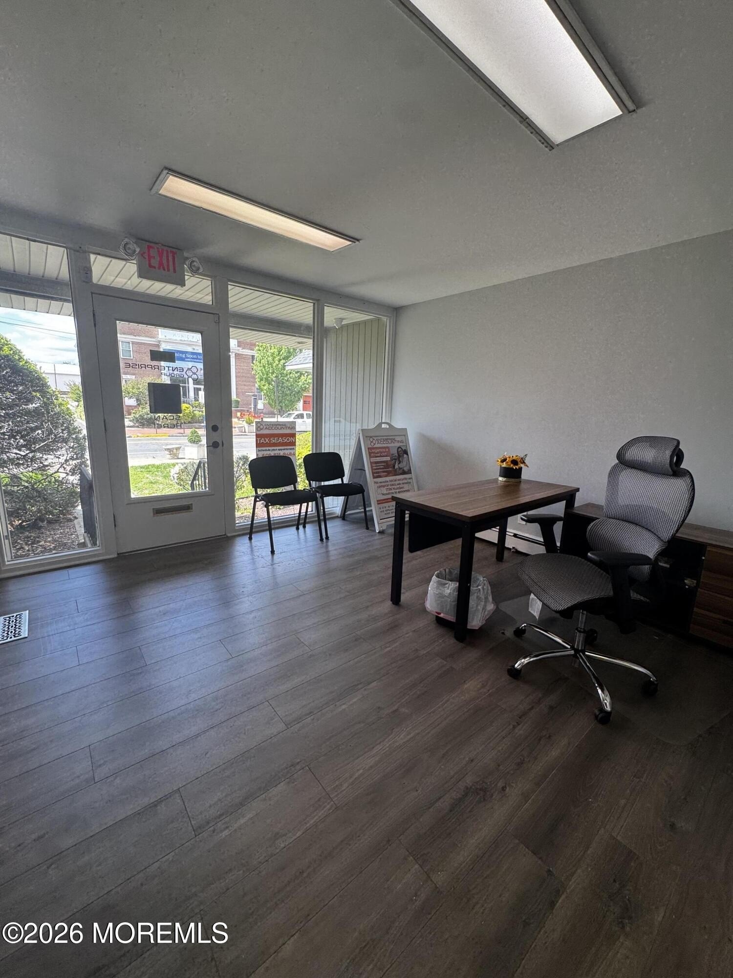 Freehold Commercial Space For Rent