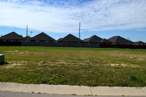 Residential Lot in Mabank, TX