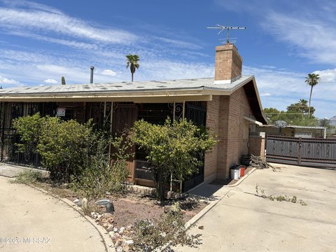 Ranch Duplex with Guest House