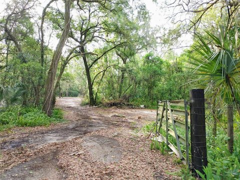 LAND - TAMPA, FL