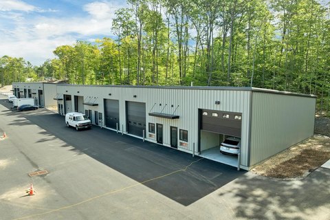 Flex Unit with Overhead Door