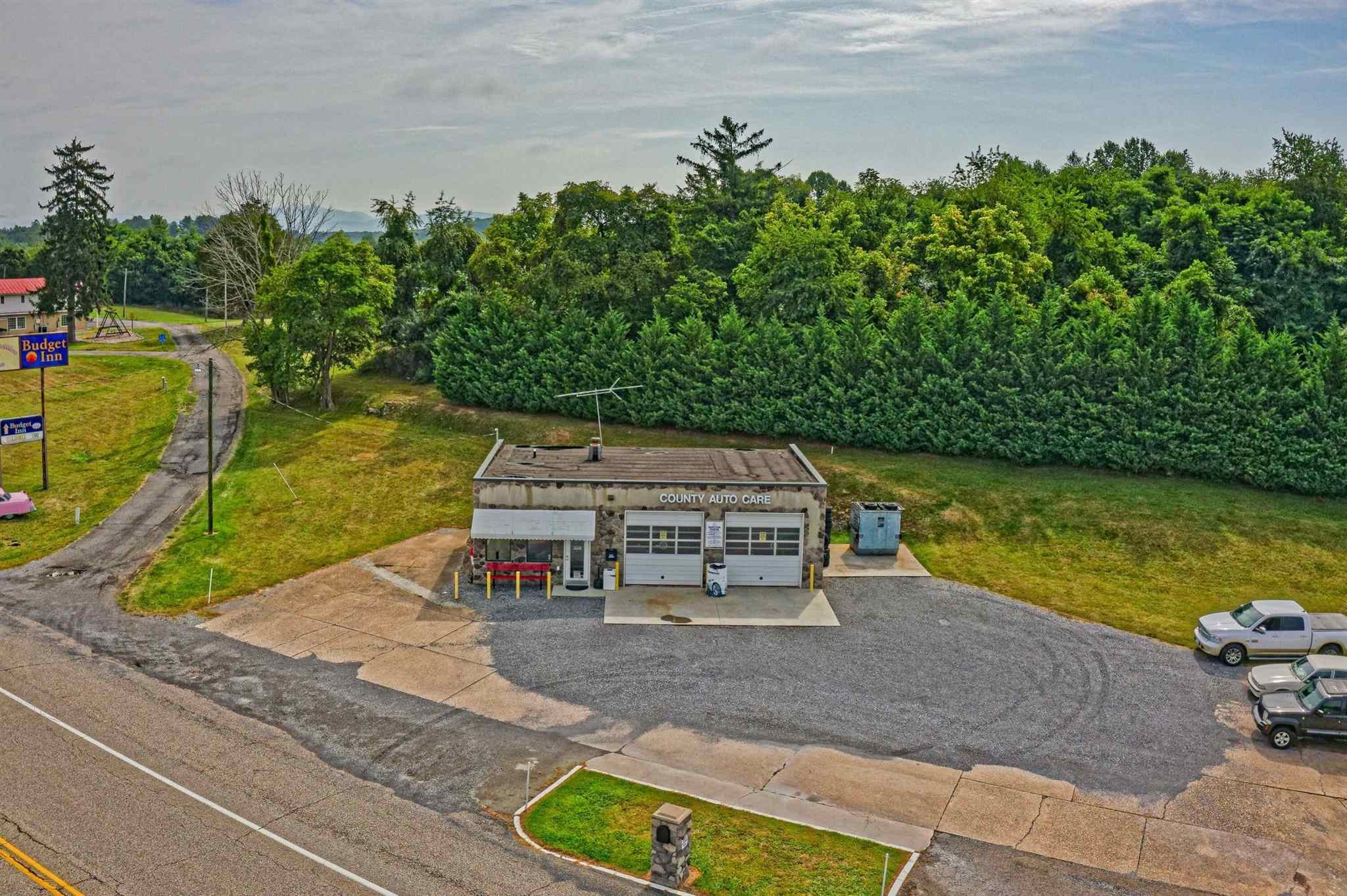 Immaculate Auto Shop on Highway