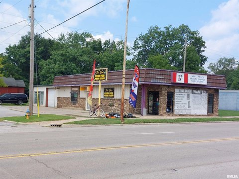 Commercial Building in High Traffic Area