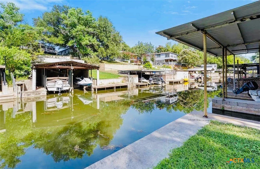 Lakeside Land with Boat Docks