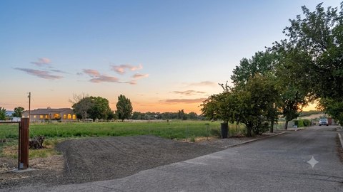 No-HOA Land with Irrigation Access