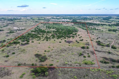 Unrestricted Acreage Tract Off Highway