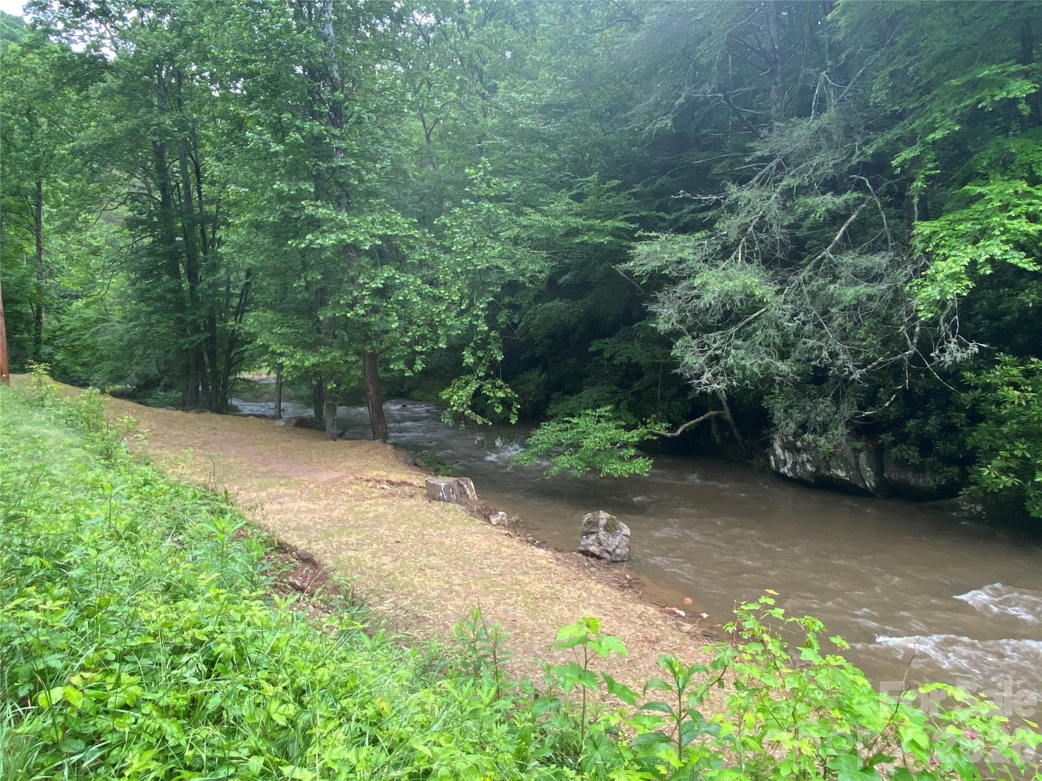 Unrestricted Land with Creek Frontage
