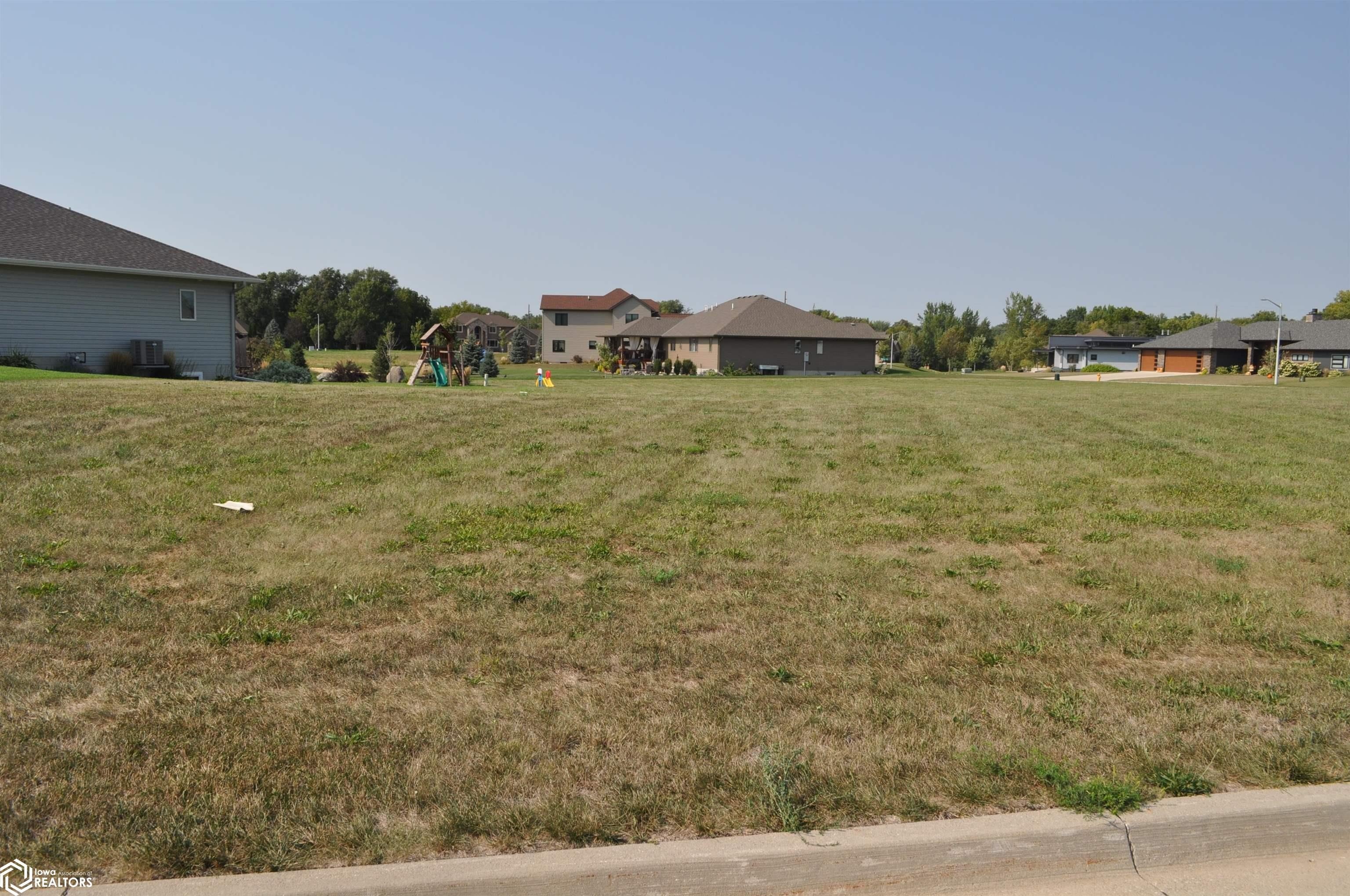 Residential Land in Deer Creek
